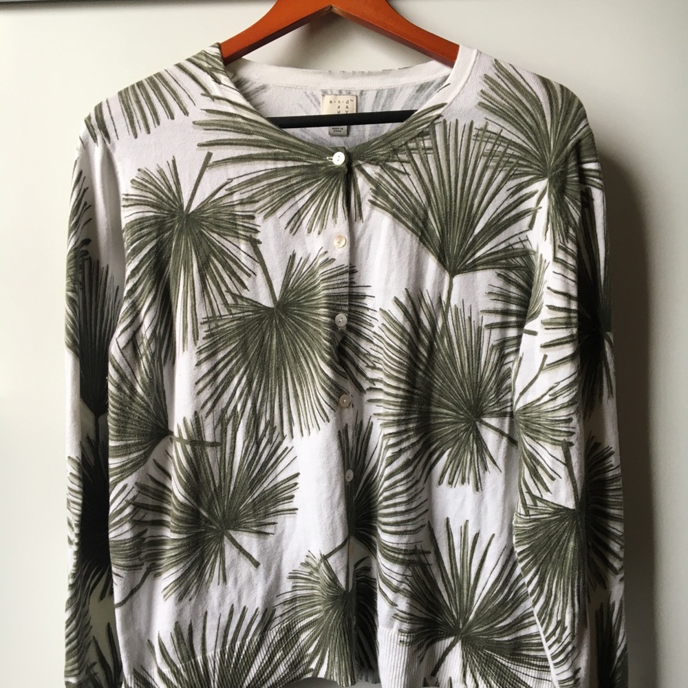 A New Day. White sweater. Green leaf print.  Sz XL